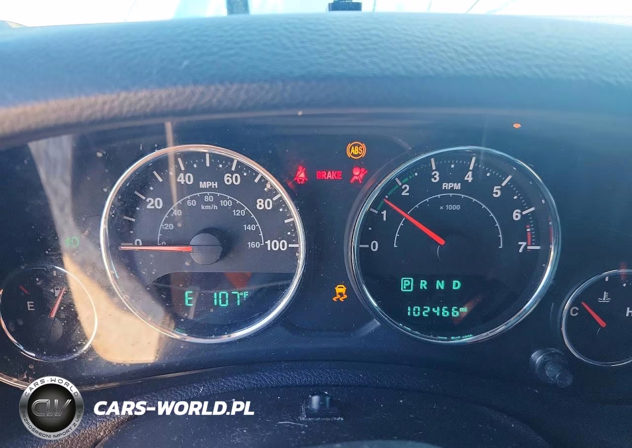 2017 Jeep Wrangler Unlimited Sahara VIN:1C4BJWEG7HL505705 - 9