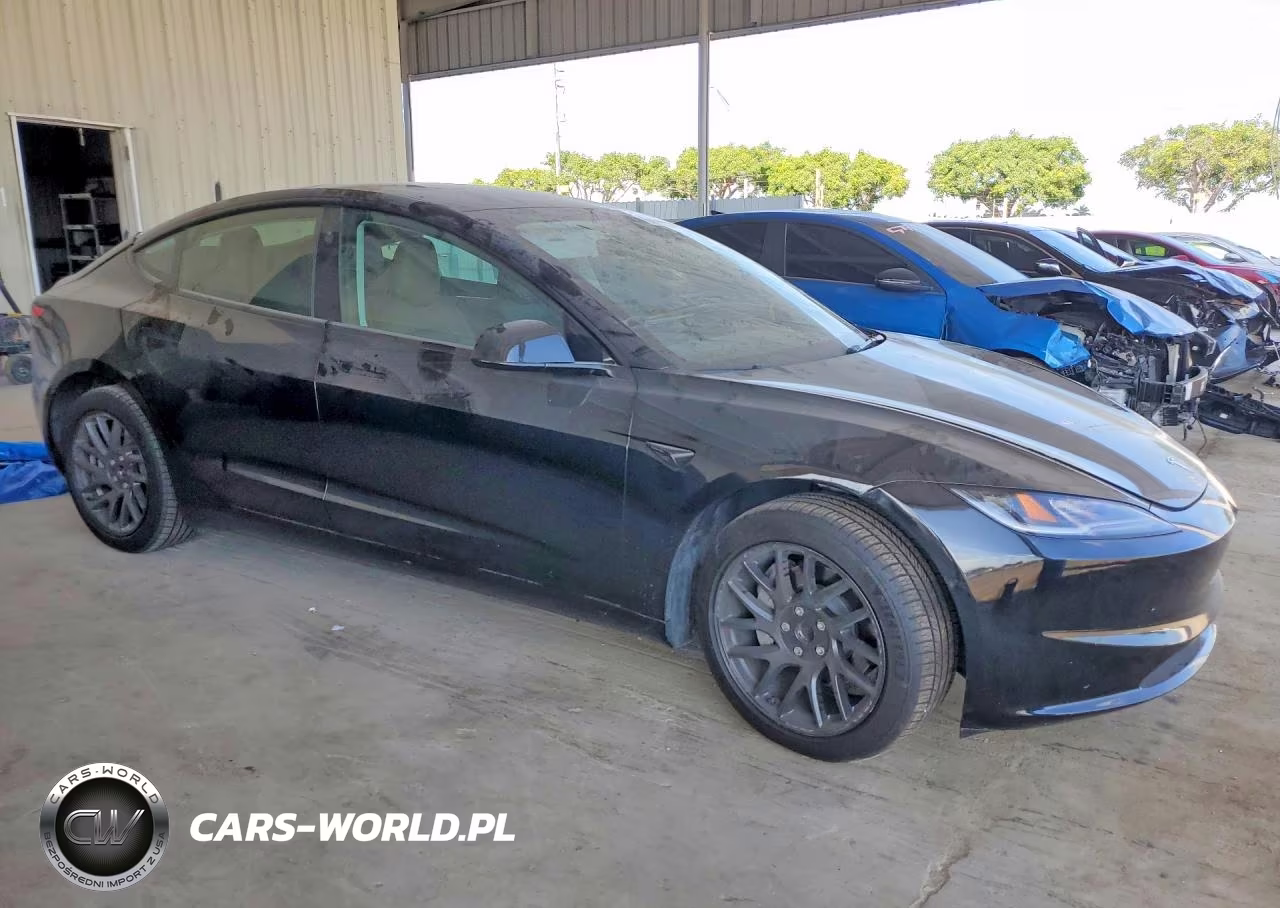 2024 Tesla Model 3 VIN:5YJ3E1EA1RF825470 - 4