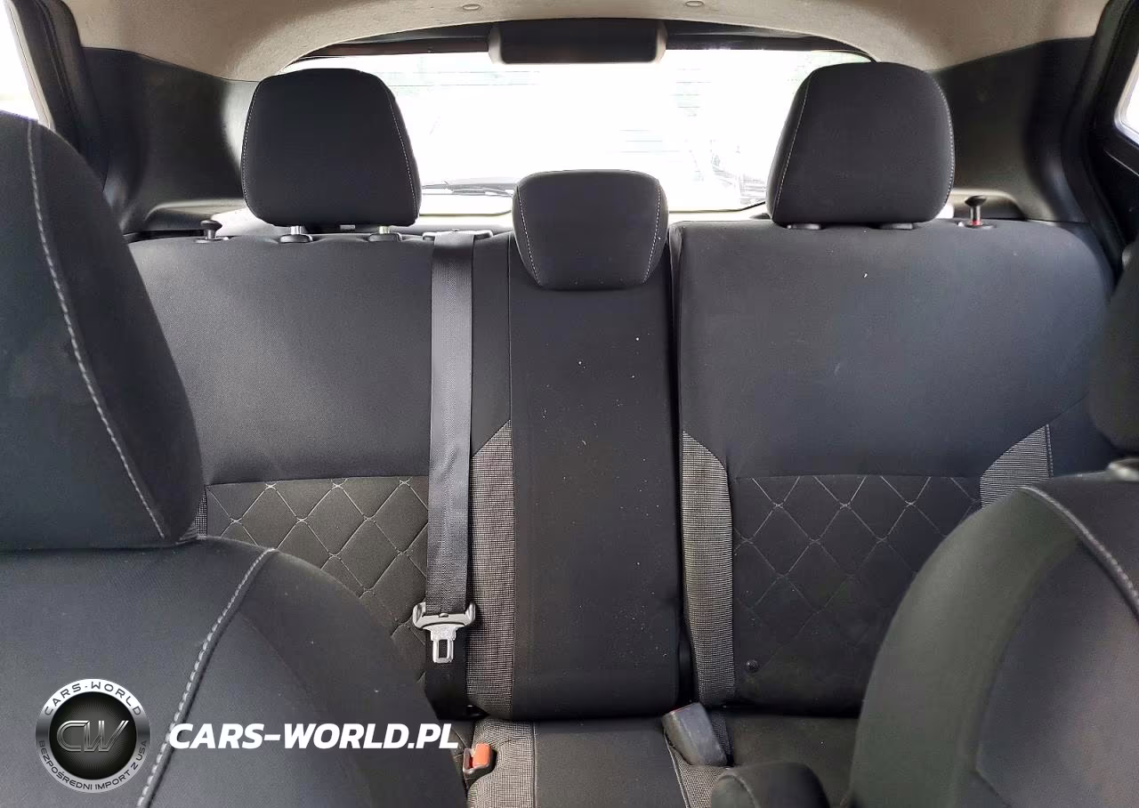 2019 Nissan Kicks S VIN:3N1CP5CU4KL563484 - 10