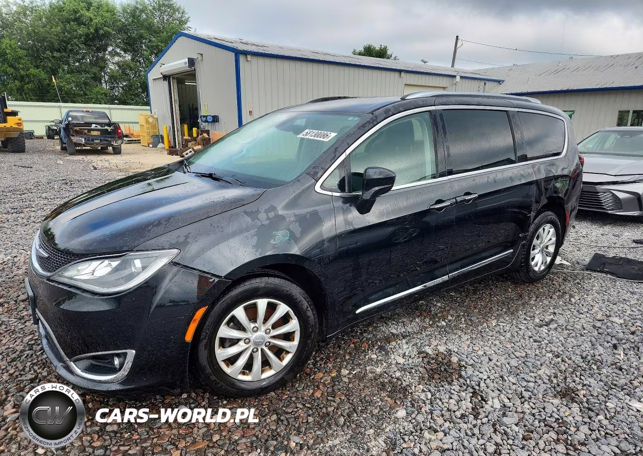 2018 Chrysler Pacifica Touring L Plus