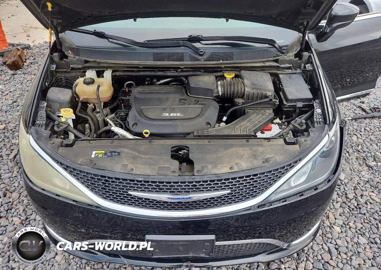 2018 Chrysler Pacifica Touring L Plus VIN:2C4RC1EGXJR291821 - 12