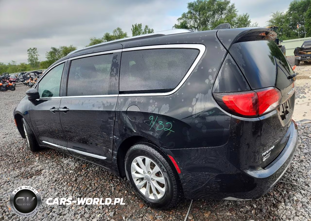 2018 Chrysler Pacifica Touring L Plus VIN:2C4RC1EGXJR291821 - 2
