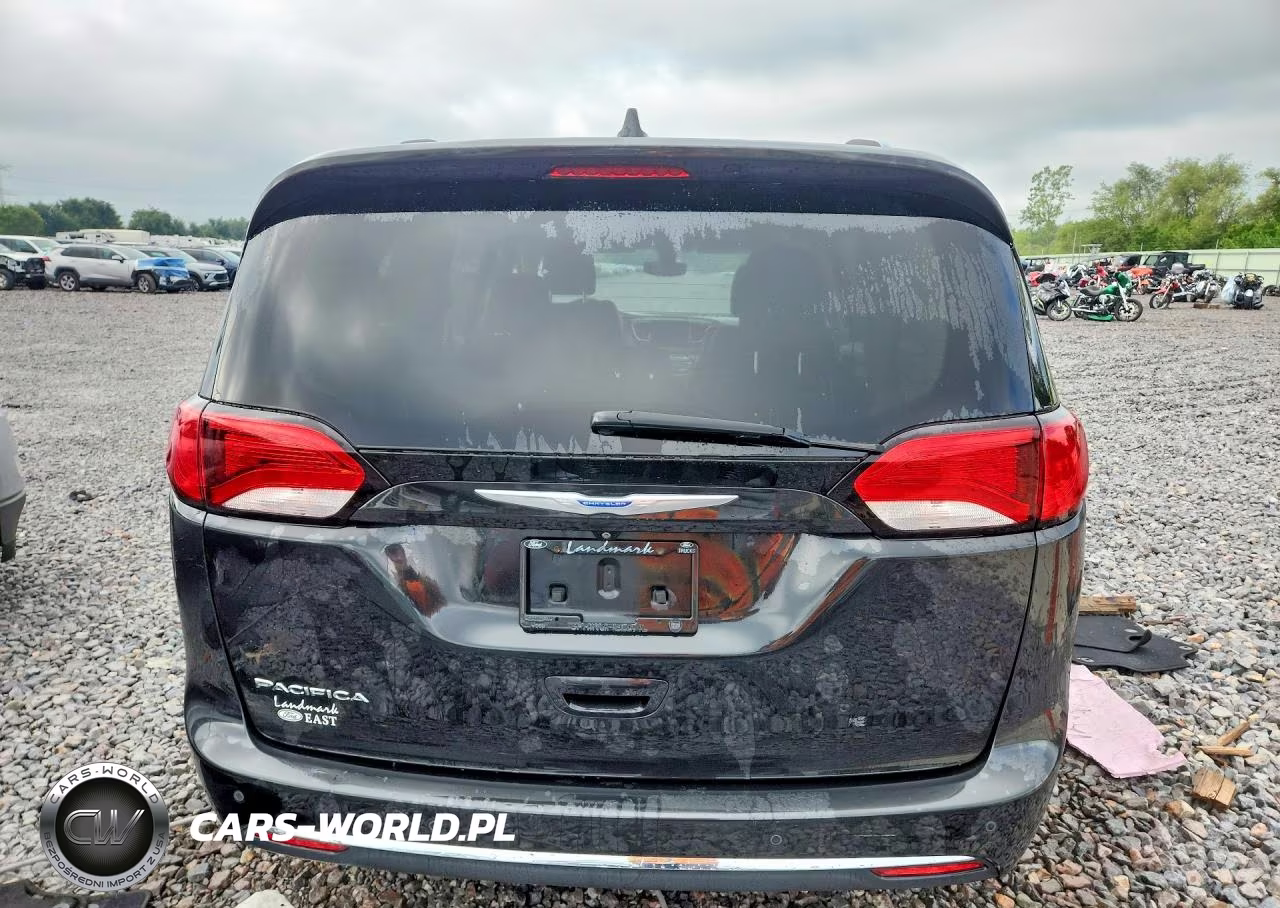 2018 Chrysler Pacifica Touring L Plus VIN:2C4RC1EGXJR291821 - 6