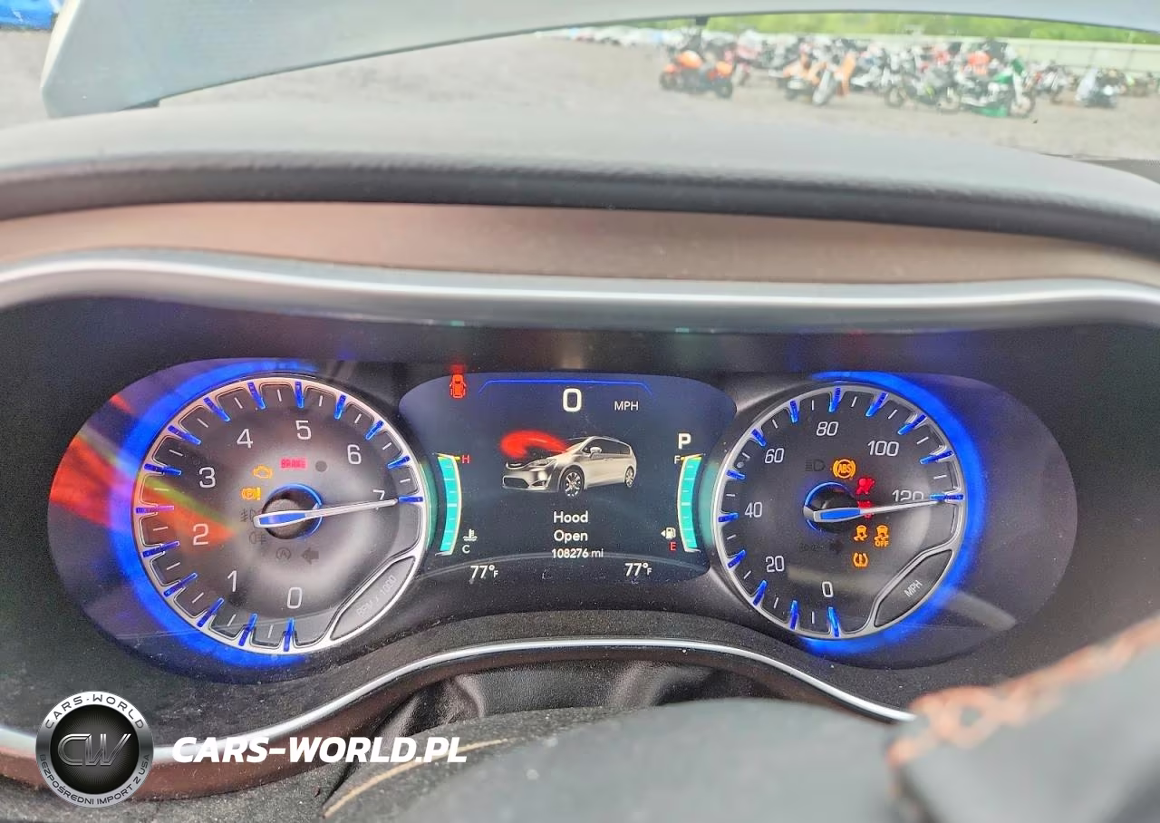 2018 Chrysler Pacifica Touring L Plus VIN:2C4RC1EGXJR291821 - 9