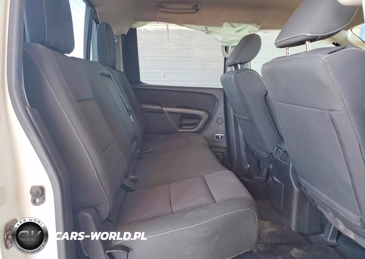 2015 Nissan Titan Pro-4X VIN:1N6BA0EC7FN514879 - 10
