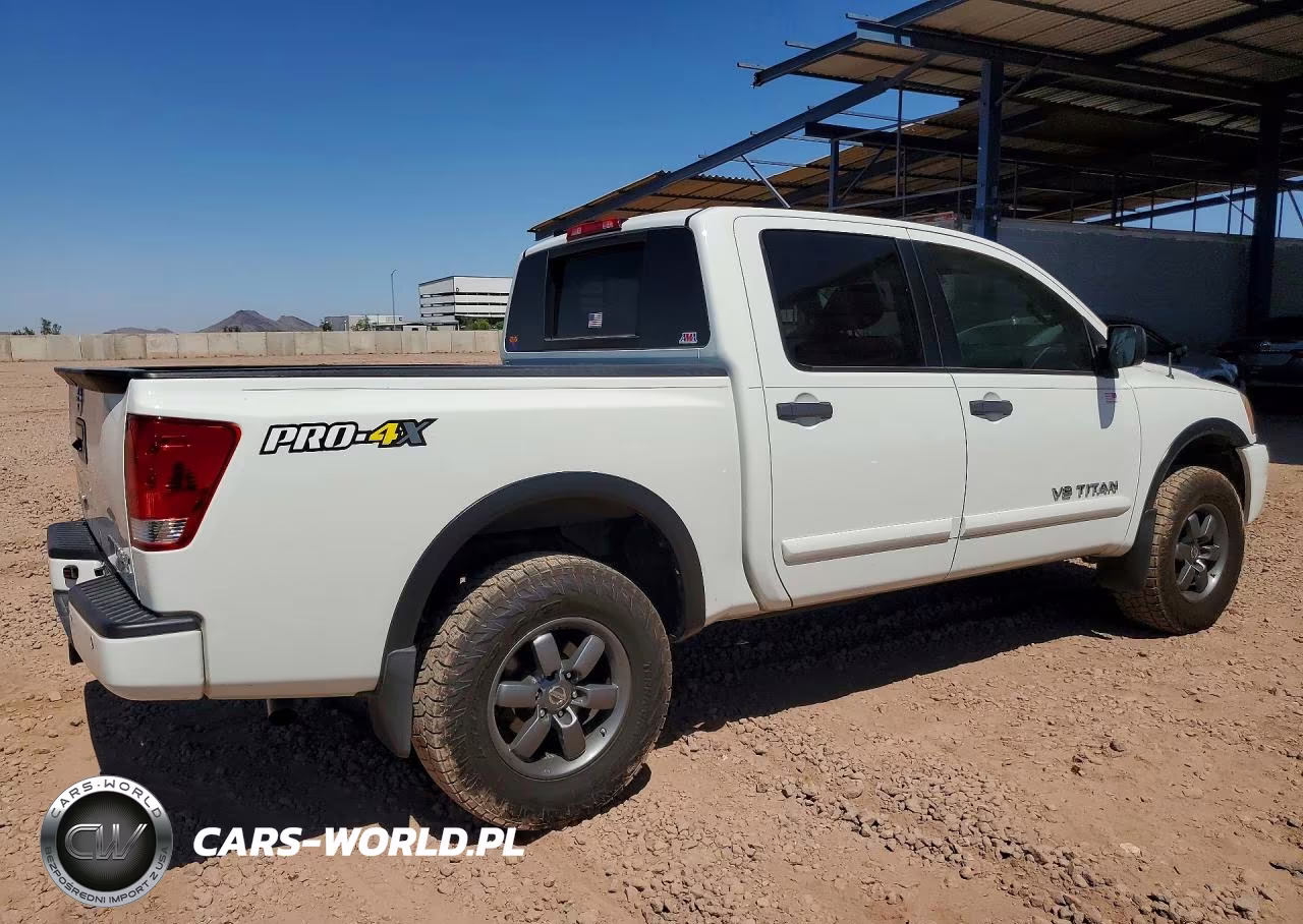 2015 Nissan Titan Pro-4X VIN:1N6BA0EC7FN514879 - 3