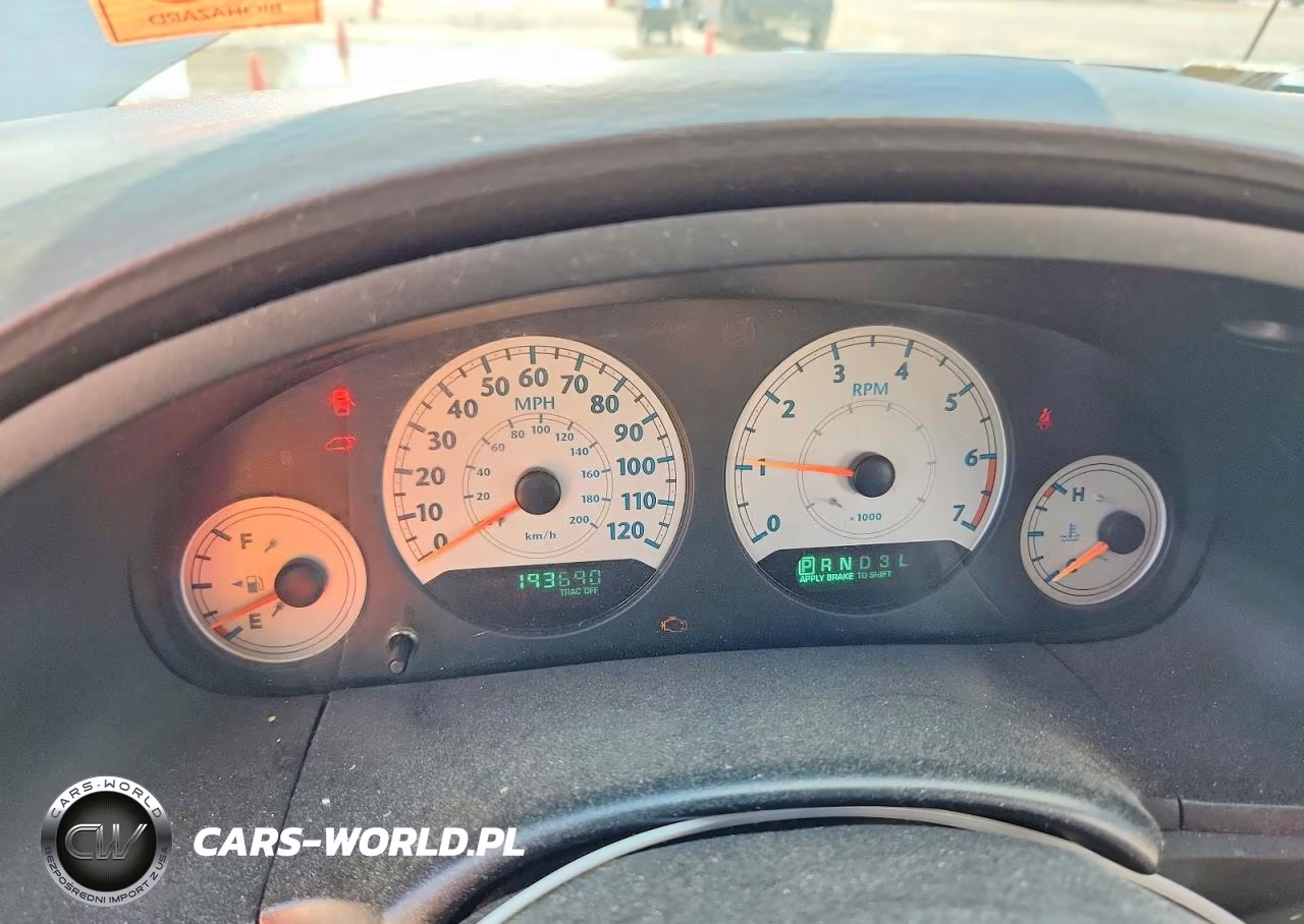 2005 Chrysler Town & Country Touring VIN:2C8GP54L15R460579 - 9