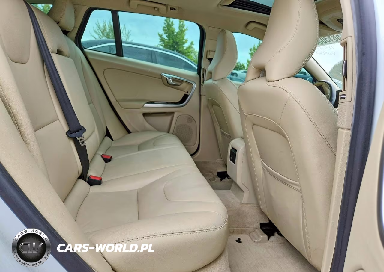 2015 Volvo V60 Premier VIN:YV140MEK7F1258712 - 11