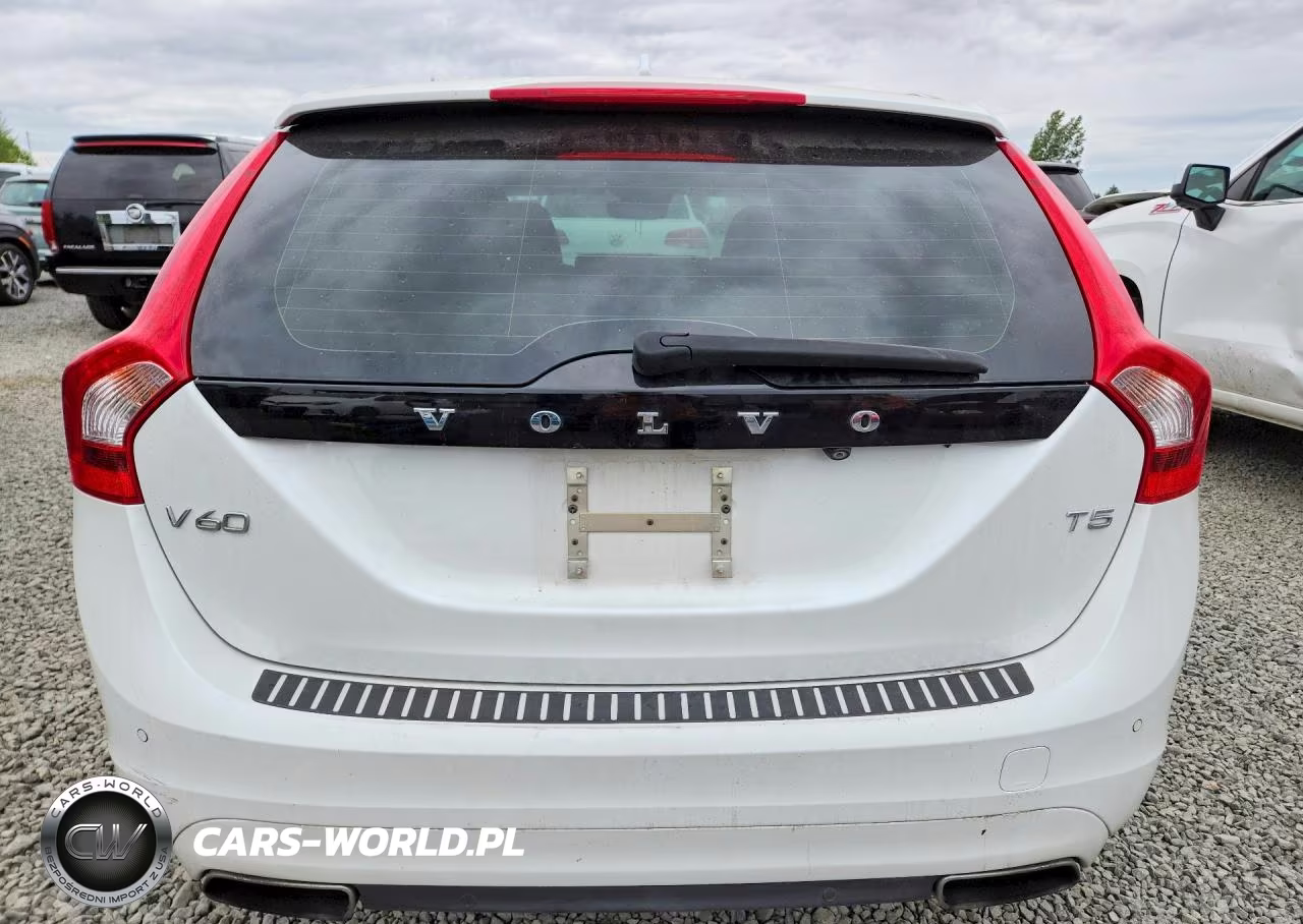 2015 Volvo V60 Premier VIN:YV140MEK7F1258712 - 6