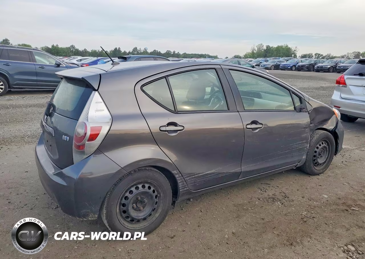 2012 Toyota Prius C Two VIN:JTDKDTB31C1509924 - 3