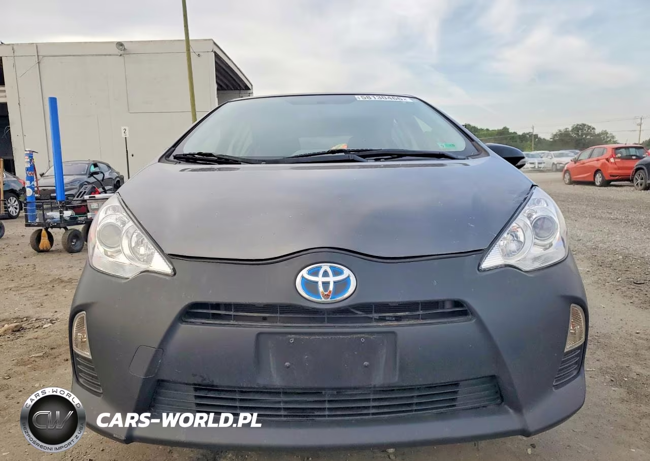 2012 Toyota Prius C Two VIN:JTDKDTB31C1509924 - 5