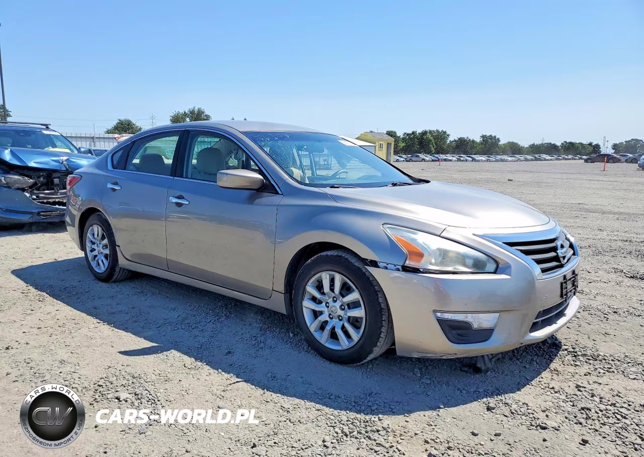 2014 Nissan Altima 2.5 S VIN:1N4AL3AP1EN214942 - 4