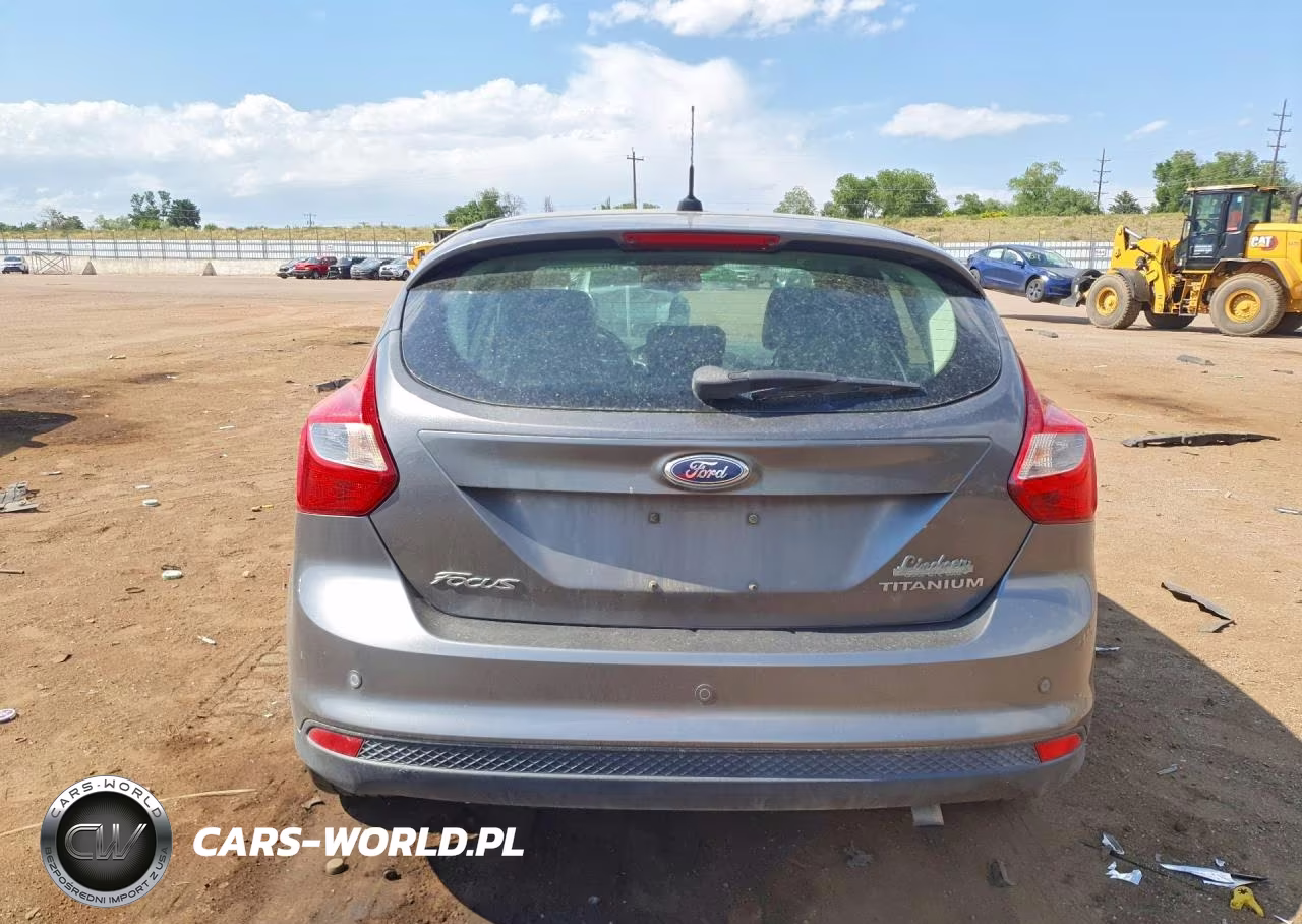 2012 Ford Focus Titanium VIN:1FAHP3N23CL330122 - 6