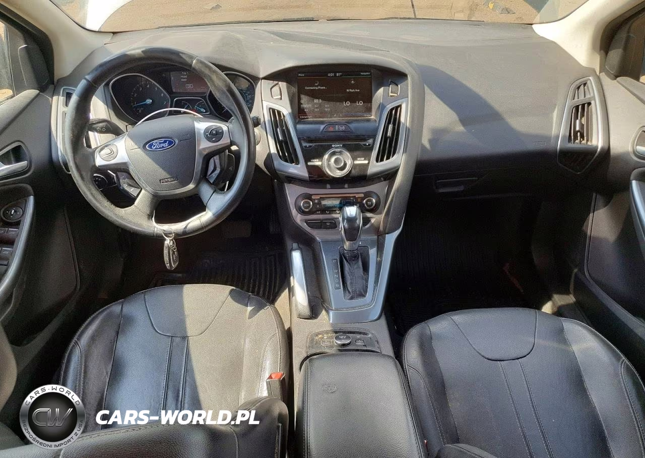 2012 Ford Focus Titanium VIN:1FAHP3N23CL330122 - 8