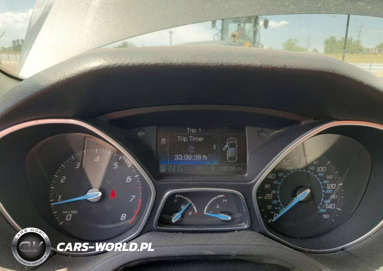 2012 Ford Focus Titanium VIN:1FAHP3N23CL330122 - 9