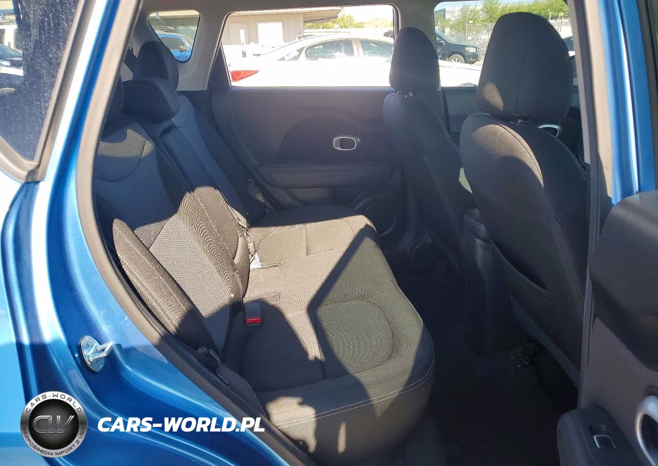 2018 Kia Soul + VIN:KNDJP3A52J7559408 - 10
