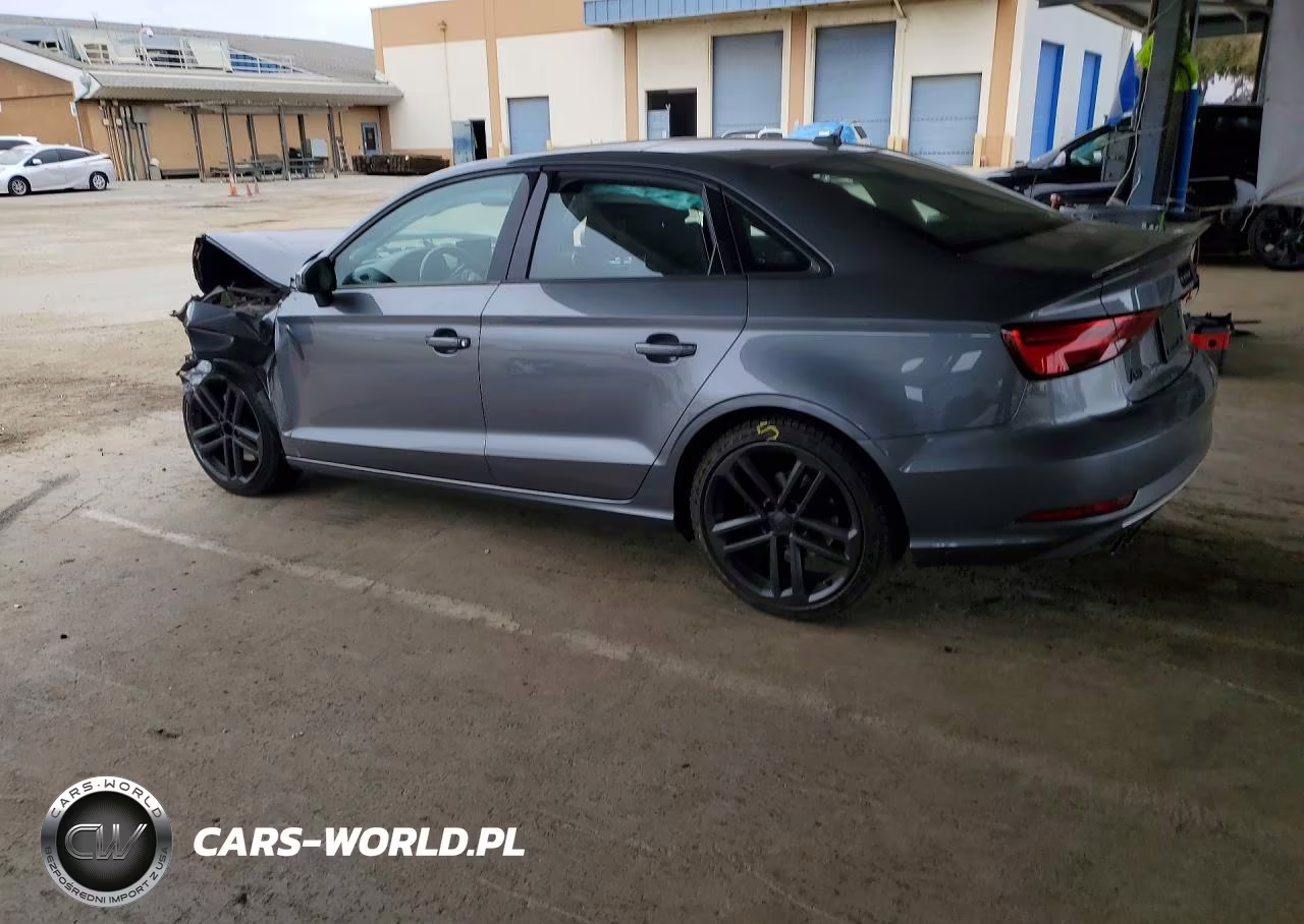 2018 Audi A3 Premium VIN:WAUAUGFF1J1040934 - 2