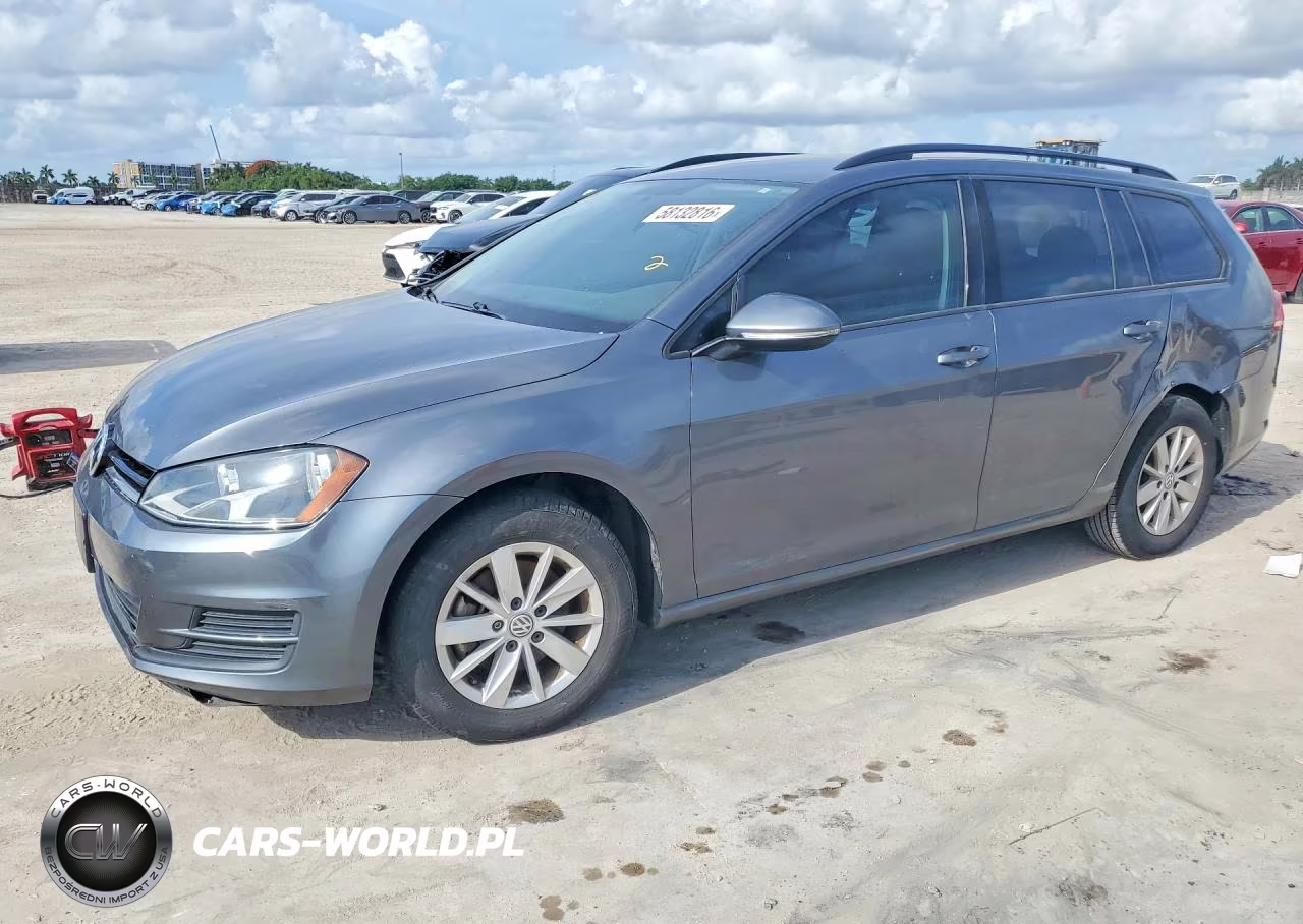 2016 Volkswagen Golf Sportwagen S