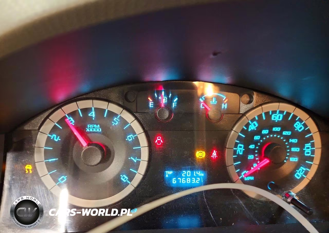 2010 Ford Escape Xls VIN:1FMCU9C78AKD33921 - 9