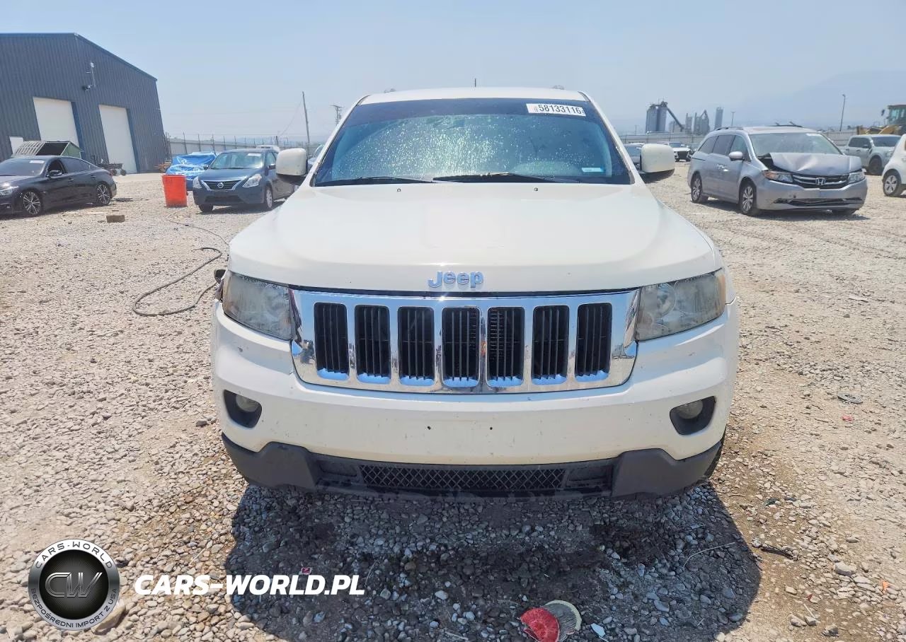 2011 Jeep Grand Cherokee Laredo VIN:1J4RR4GG8BC570931 - 5