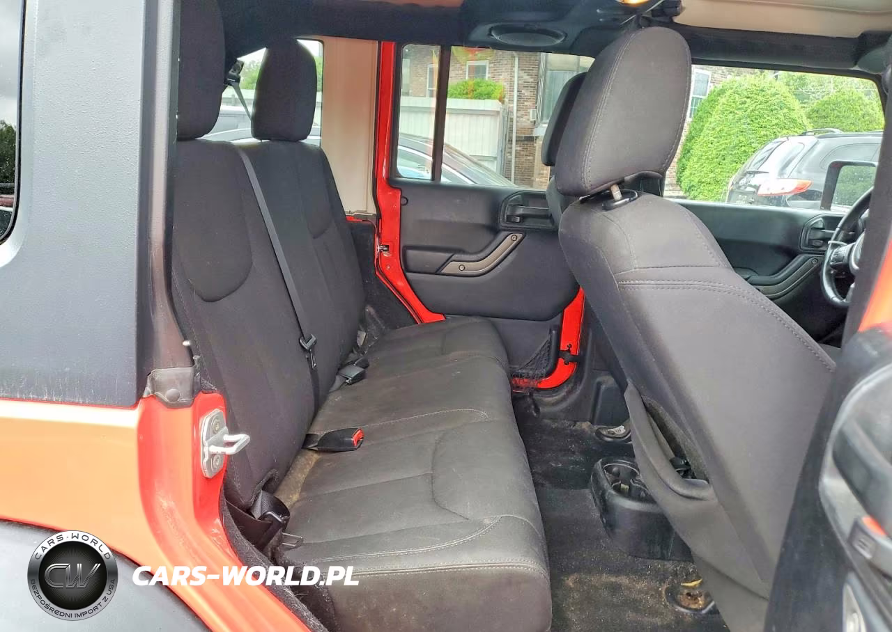 2013 Jeep Wrangler Unlimited Sport VIN:1C4BJWDG5DL582536 - 10