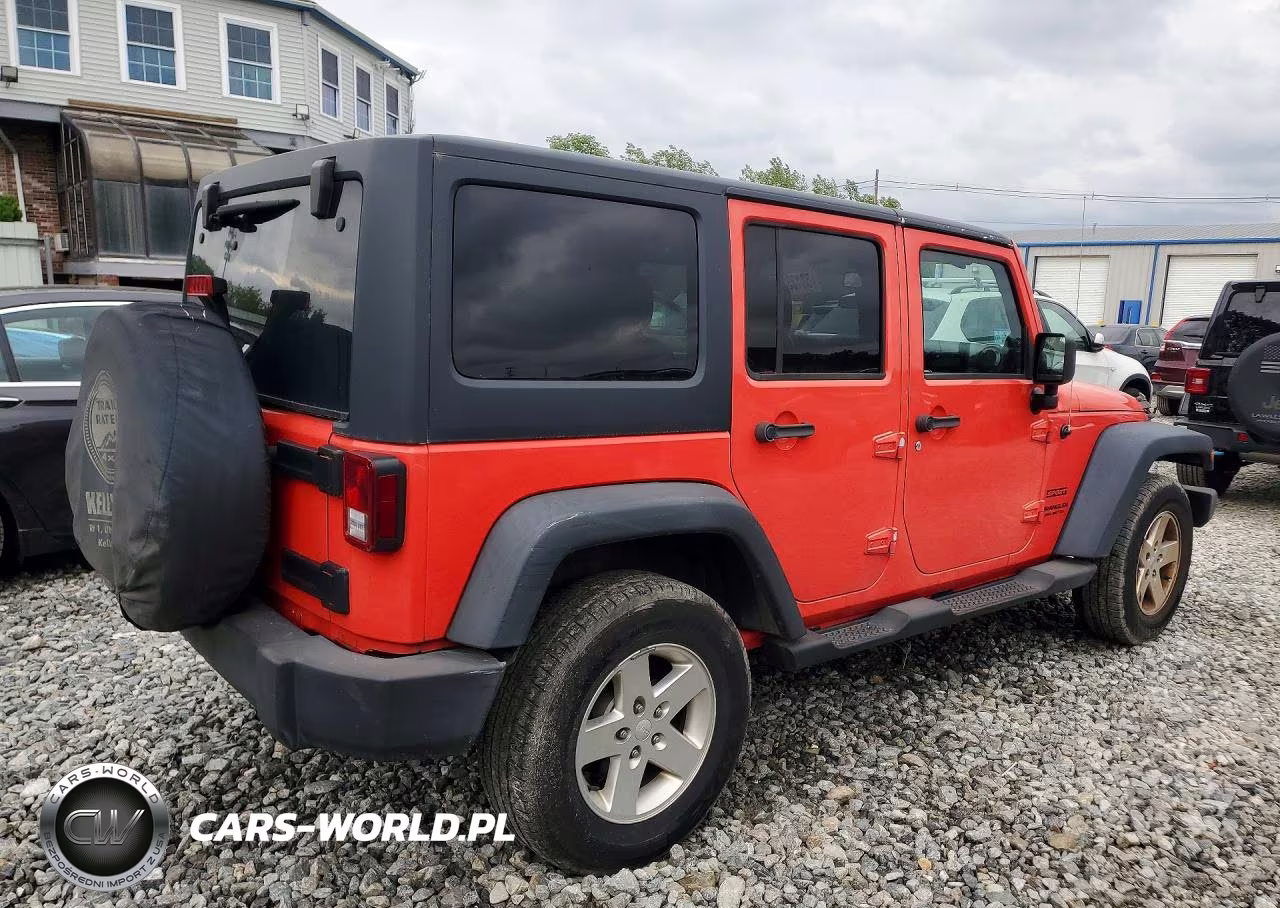 2013 Jeep Wrangler Unlimited Sport VIN:1C4BJWDG5DL582536 - 3