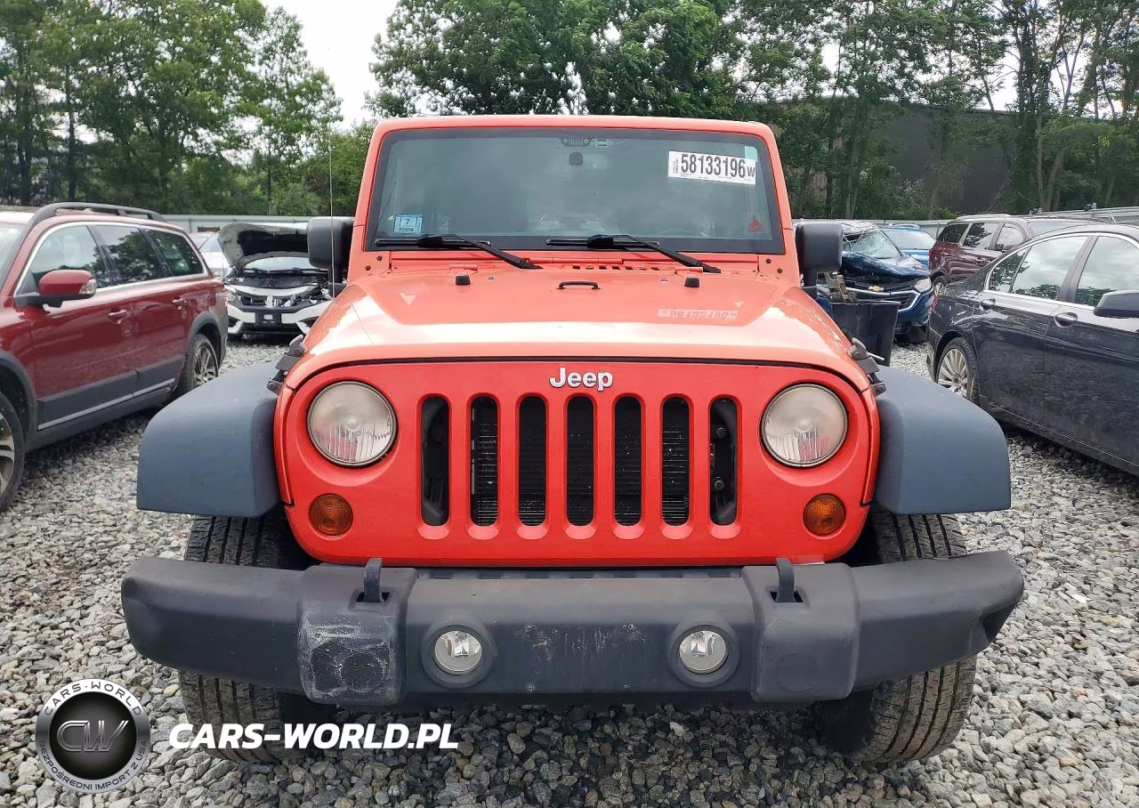 2013 Jeep Wrangler Unlimited Sport VIN:1C4BJWDG5DL582536 - 5