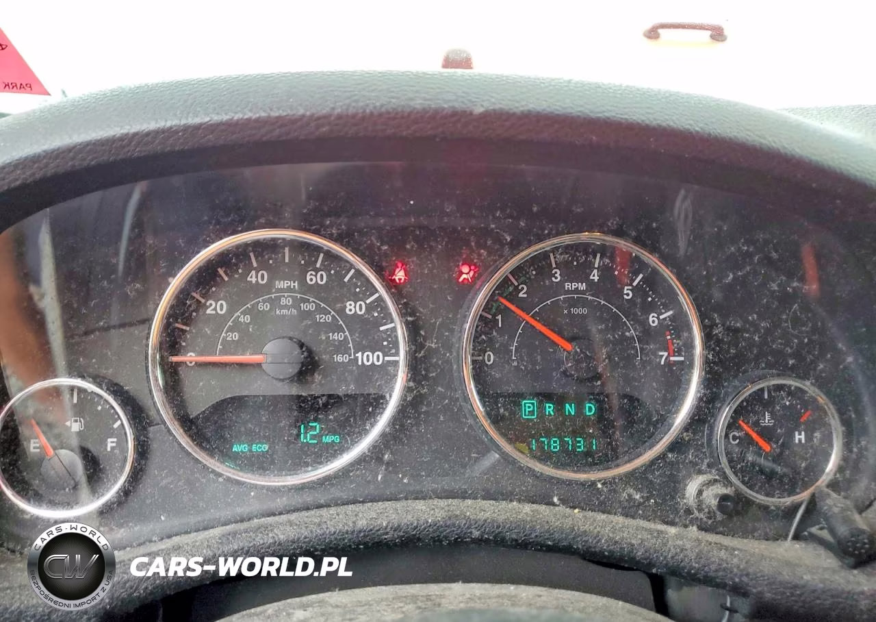 2013 Jeep Wrangler Unlimited Sport VIN:1C4BJWDG5DL582536 - 9