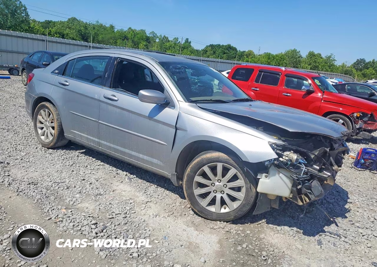 2013 Chrysler 200 Touring VIN:1C3CCBBB5DN721748 - 4