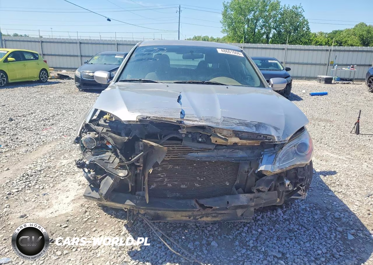 2013 Chrysler 200 Touring VIN:1C3CCBBB5DN721748 - 5