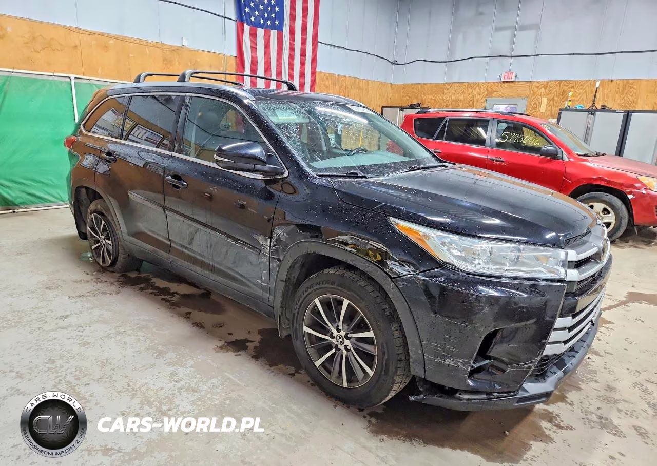 2018 Toyota Highlander Xle VIN:5TDJZRFH4JS523046 - 4