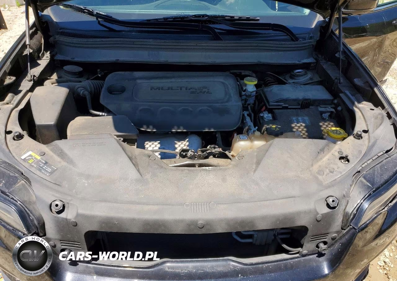 2019 Jeep Cherokee Latitude Plus VIN:1C4PJLLB9KD267076 - 12