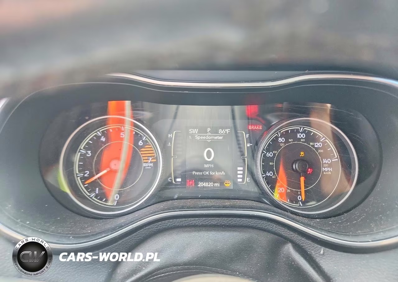 2019 Jeep Cherokee Latitude Plus VIN:1C4PJLLB9KD267076 - 9