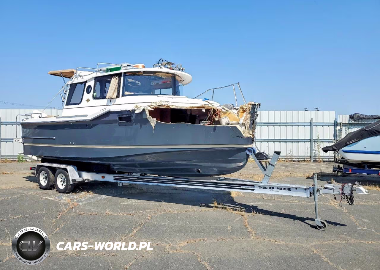 2018 Roundtions Boat VIN:FMLT2389D818 - 2
