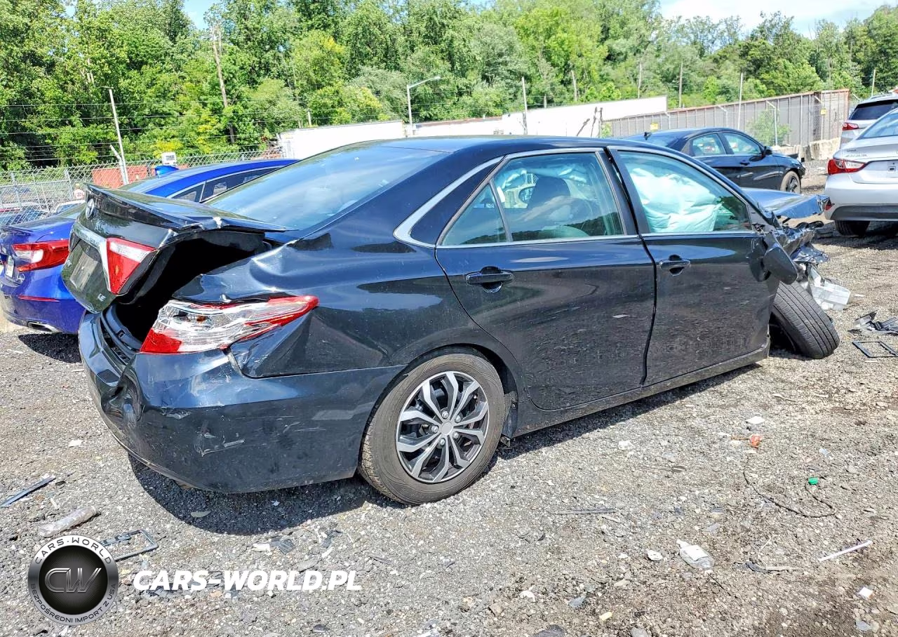 2017 Toyota Camry Le VIN:4T1BF1FK3HU316496 - 3