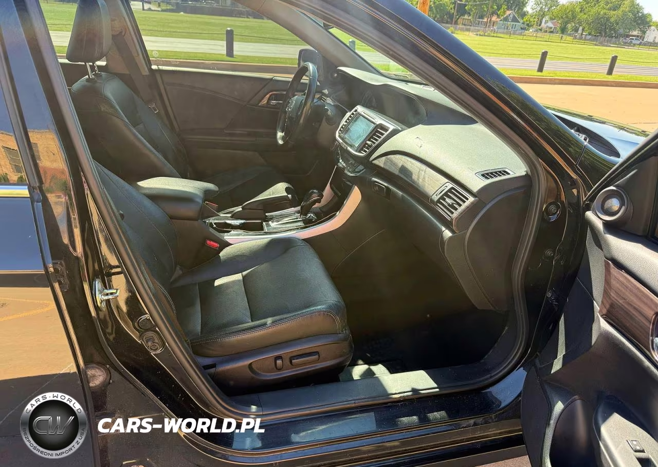 2016 Honda Accord Touring VIN:1HGCR3F95GA030921 - 5