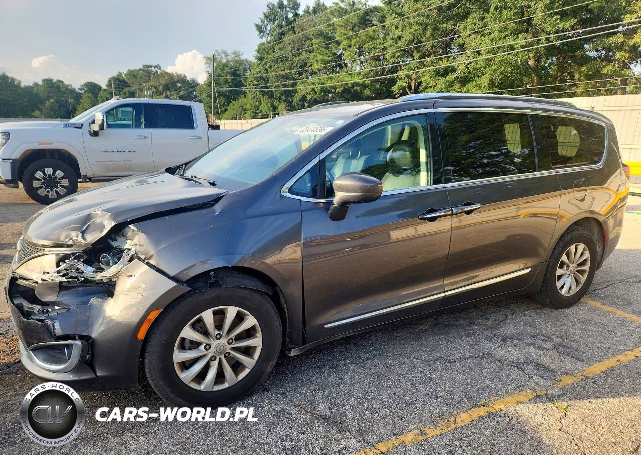 2019 Chrysler Pacifica Touring L