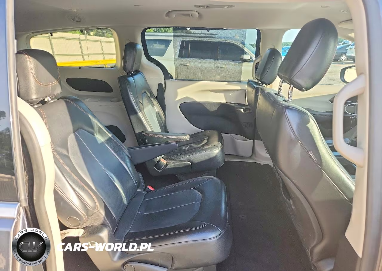 2019 Chrysler Pacifica Touring L VIN:2C4RC1BG3KR650867 - 11