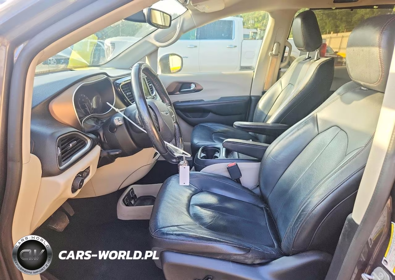2019 Chrysler Pacifica Touring L VIN:2C4RC1BG3KR650867 - 7