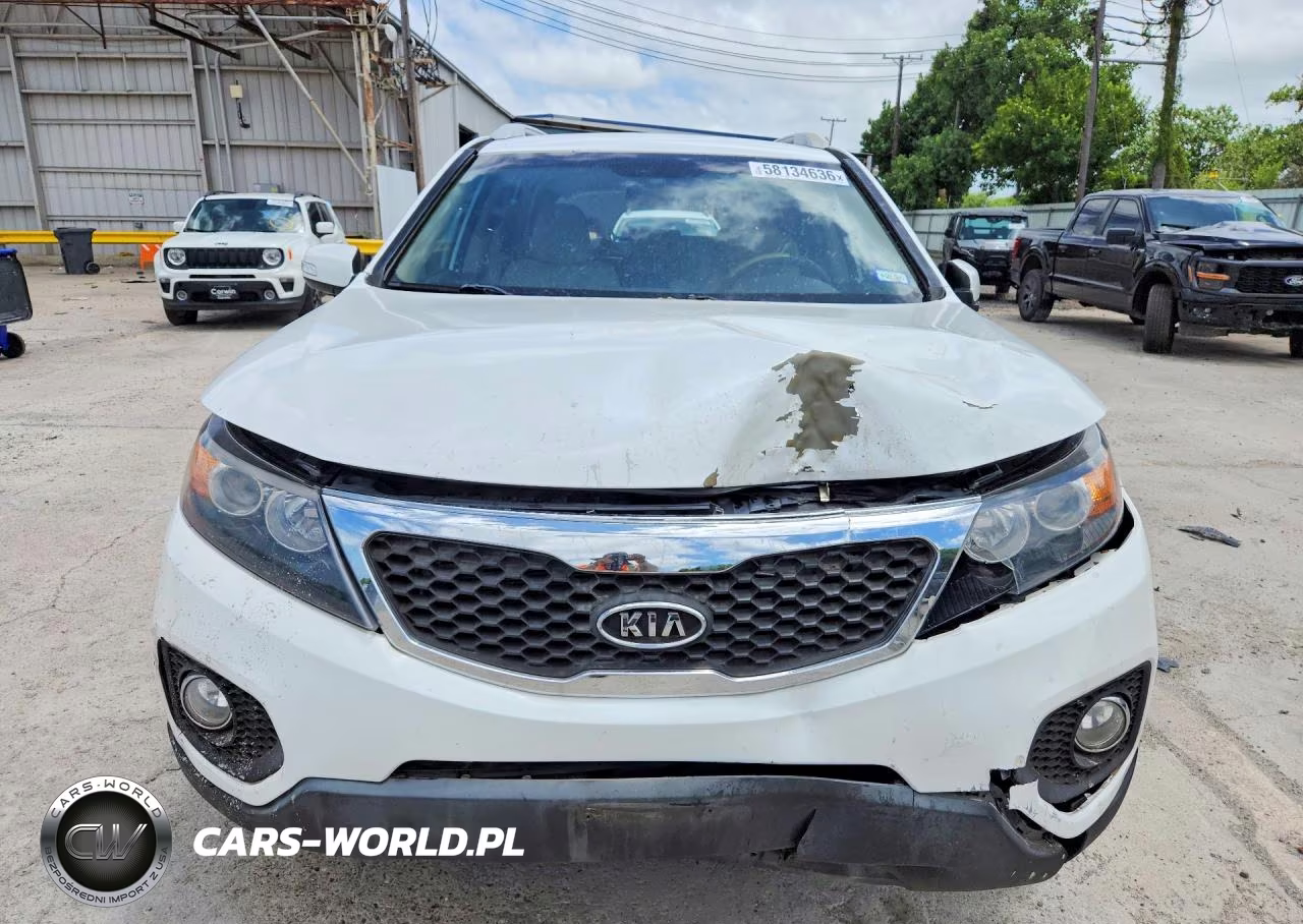2011 Kia Sorento Lx VIN:5XYKT4A14BG137454 - 5