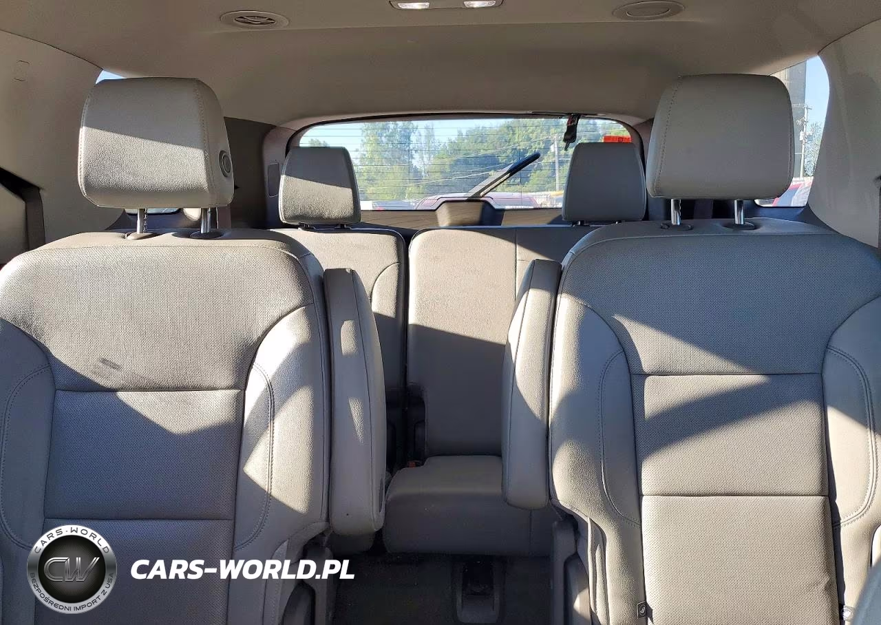 2018 Chevrolet Traverse Premier VIN:1GNEVJKWXJJ100933 - 10
