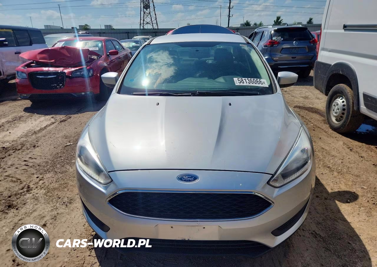 2018 Ford Focus Se VIN:1FADP3F27JL250753 - 5