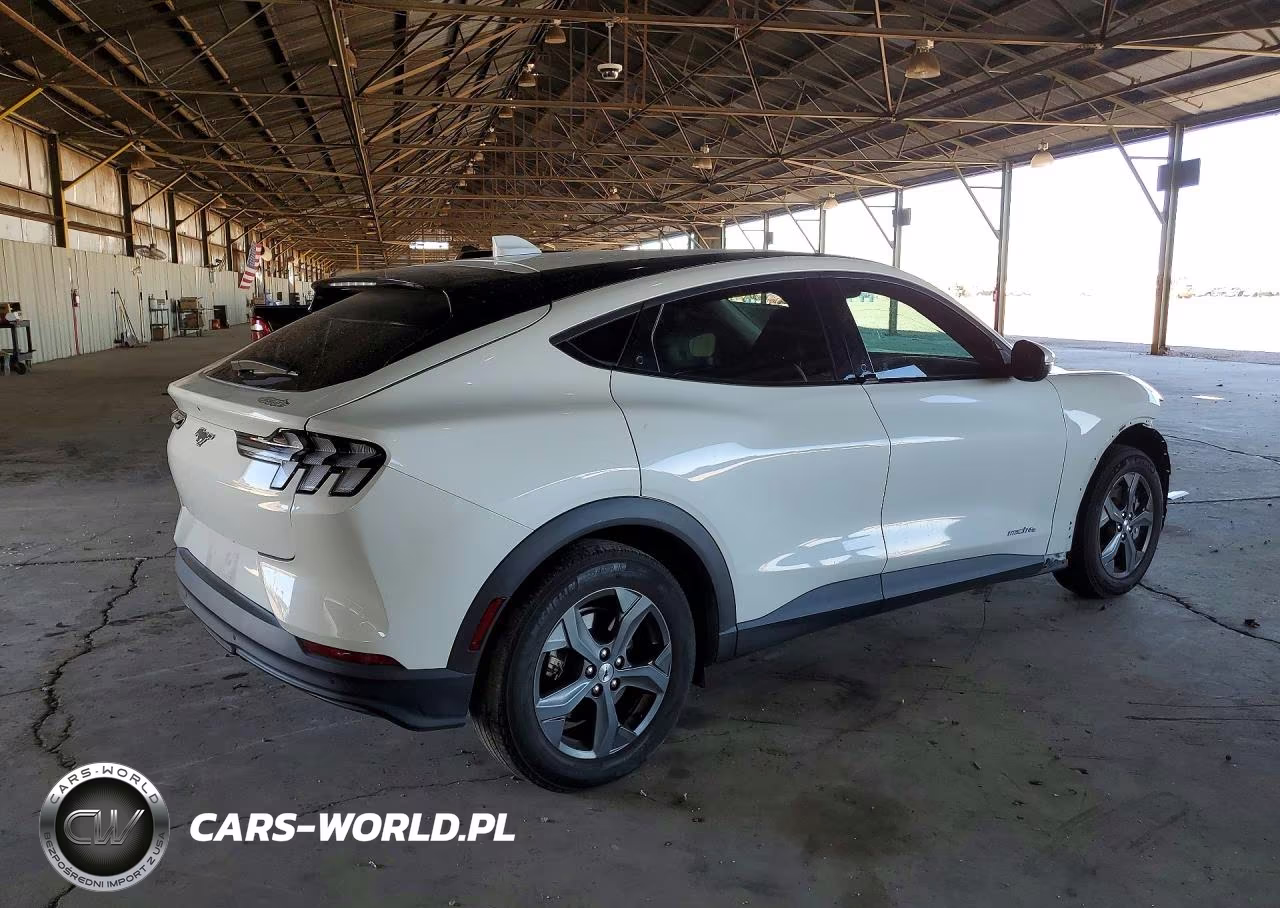 2022 Ford Mustang Mach-E Select VIN:3FMTK1SS9NMA13437 - 3