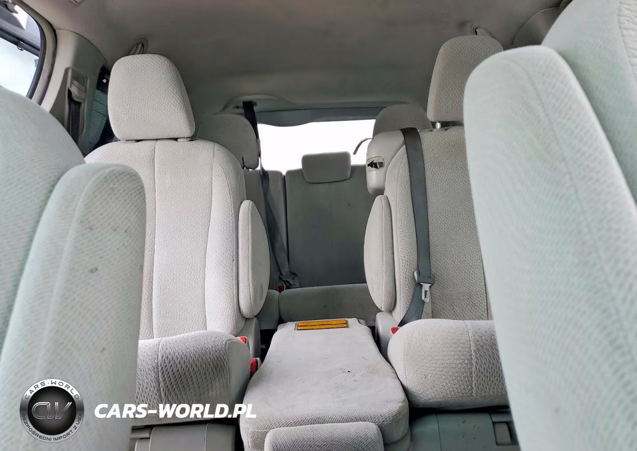 2014 Toyota Sienna Le VIN:5TDKK3DC1ES460670 - 10
