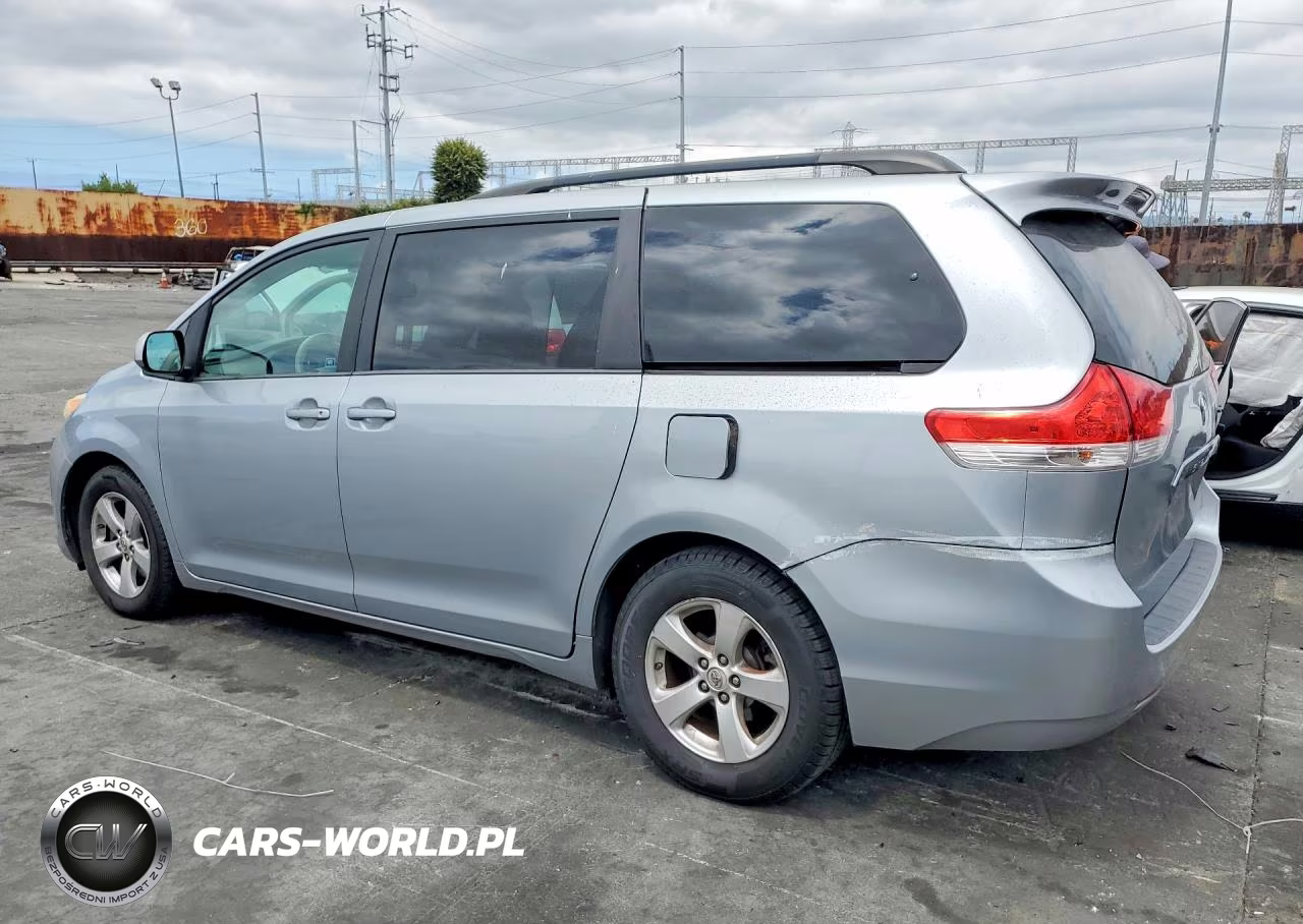 2014 Toyota Sienna Le VIN:5TDKK3DC1ES460670 - 2