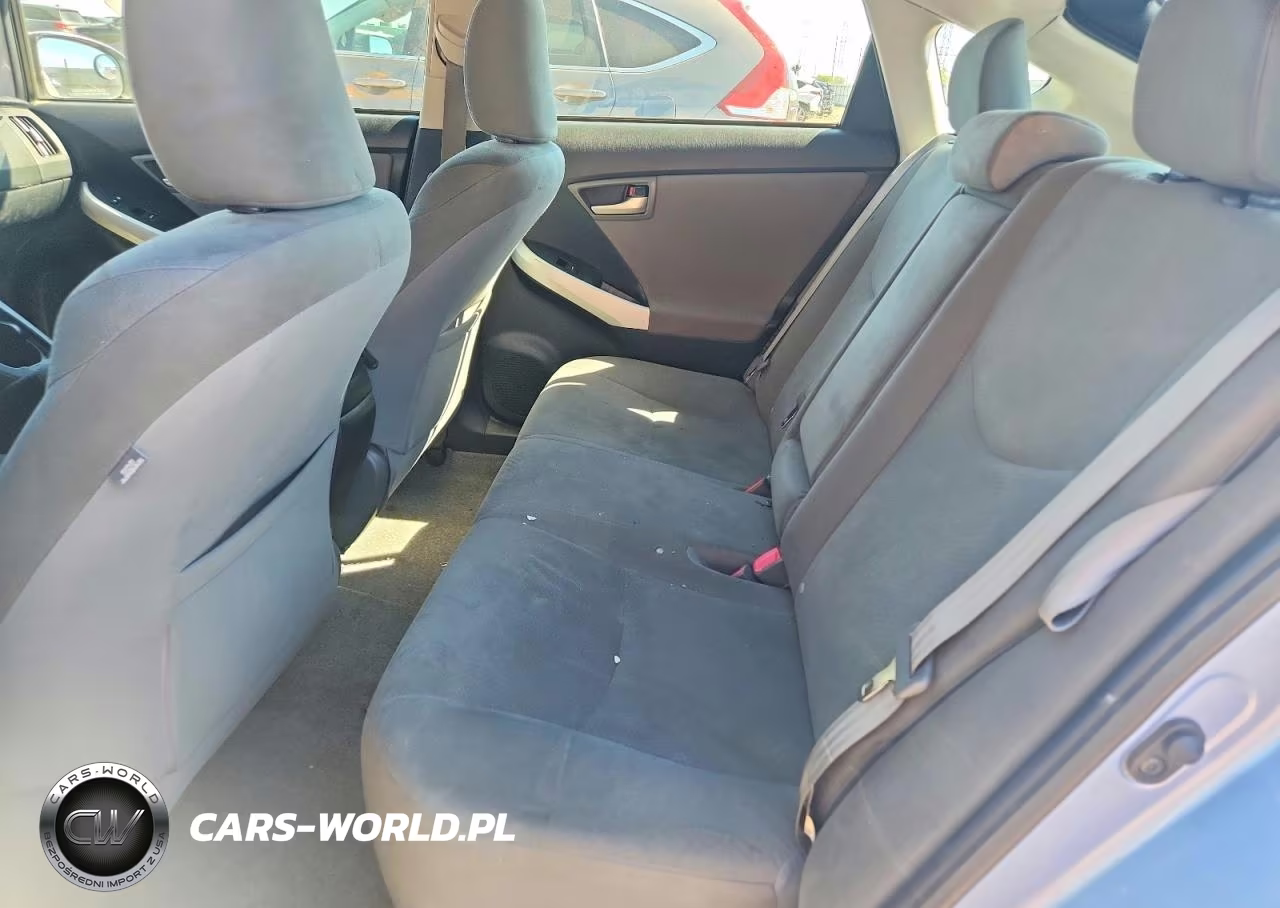 2012 Toyota Prius Plug-In Hybrid Base VIN:JTDKN3DP3C3027943 - 10
