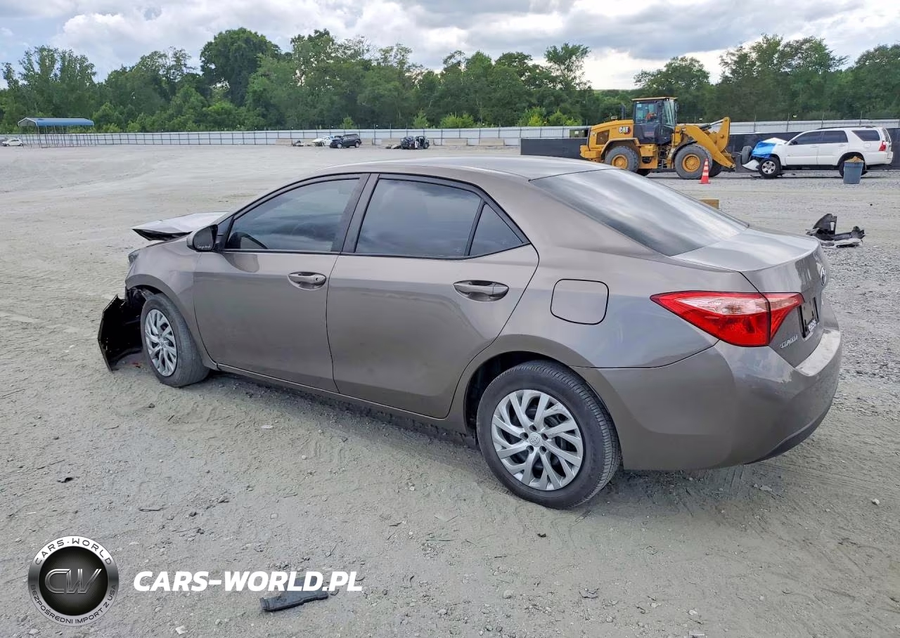 2018 Toyota Corolla Le VIN:2T1BURHE0JC112919 - 2