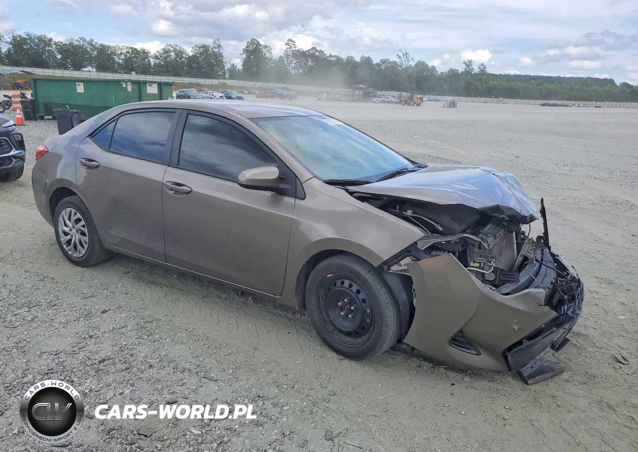2018 Toyota Corolla Le VIN:2T1BURHE0JC112919 - 4