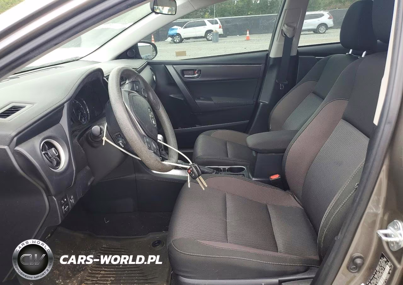 2018 Toyota Corolla Le VIN:2T1BURHE0JC112919 - 7