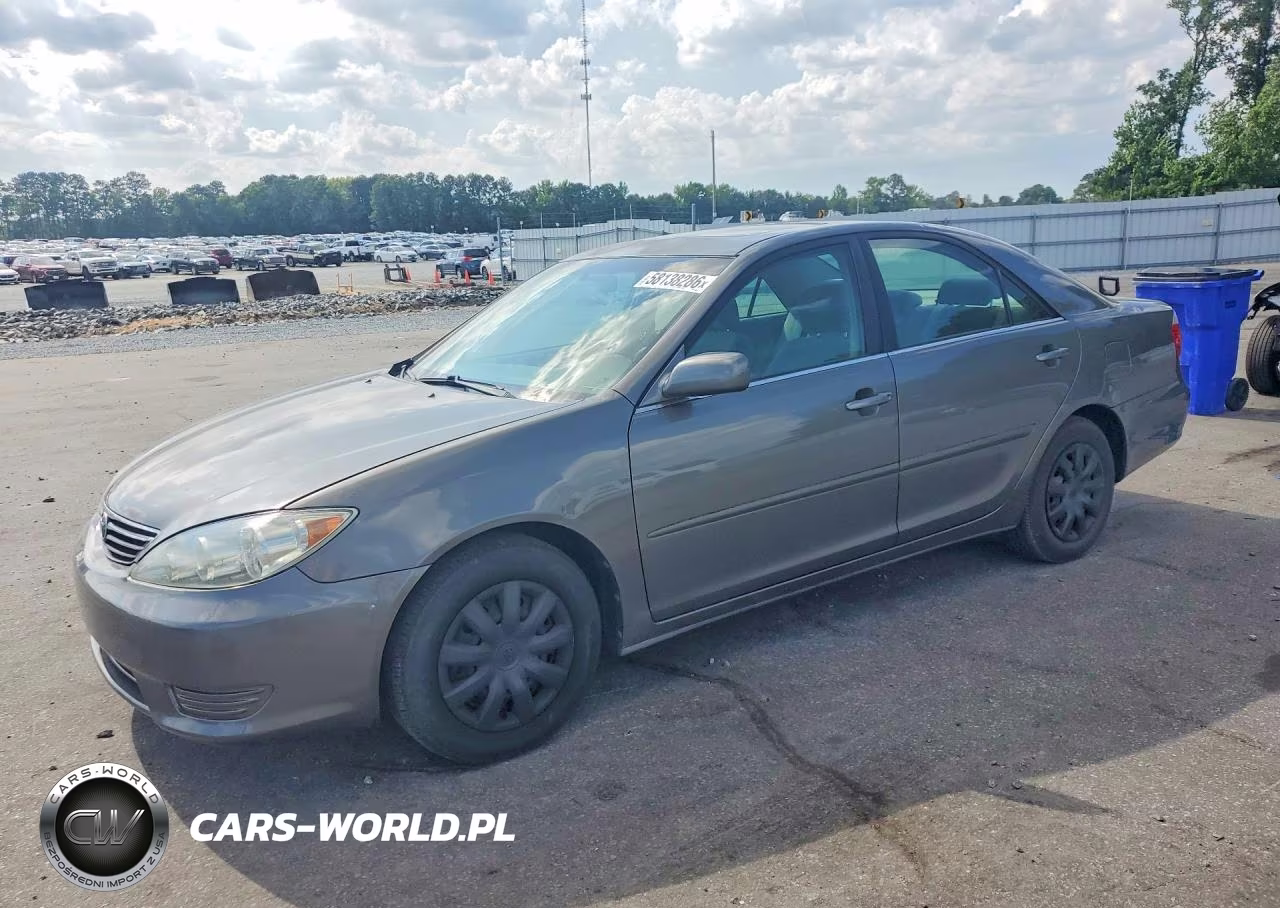 2005 Toyota Camry Le – zdjęcie 1 z 12